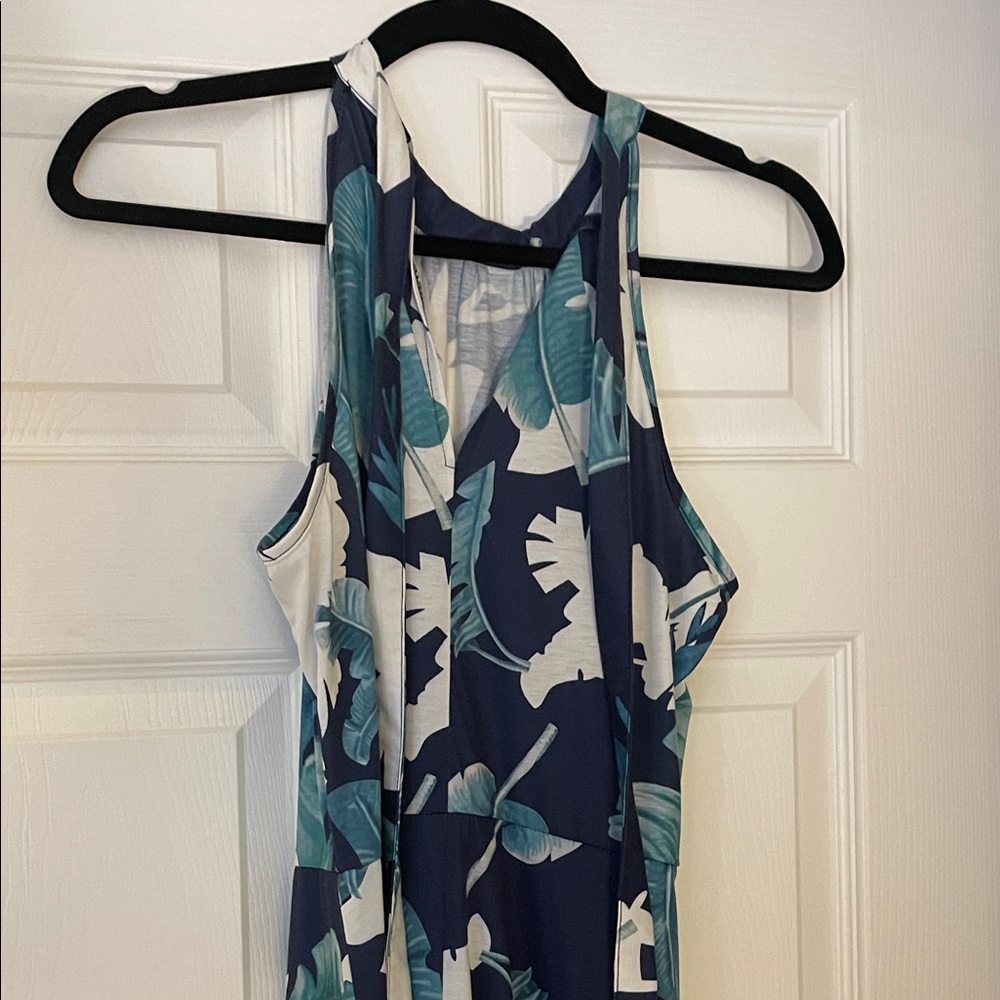 Leaf Print Halter dress with bow - Picture 7 of 7